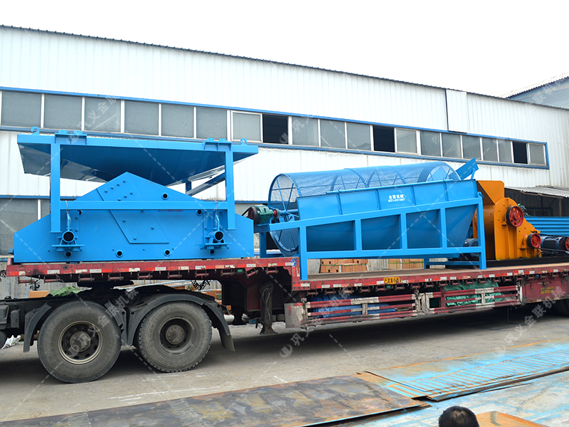 86雙級粉碎機生產(chǎn)線發(fā)貨圖片_發(fā)往廣西百色_破碎篩分金礦石 86雙級粉碎機生產(chǎn)線發(fā)貨圖片_發(fā)往廣西百色_破碎篩分金礦石