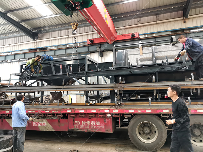 2PG800X600對(duì)輥破碎機(jī)發(fā)貨圖片_發(fā)往廣東廣州_破碎鈣石 2PG800X600對(duì)輥破碎機(jī)發(fā)貨圖片_發(fā)往廣東廣州_破碎鈣石