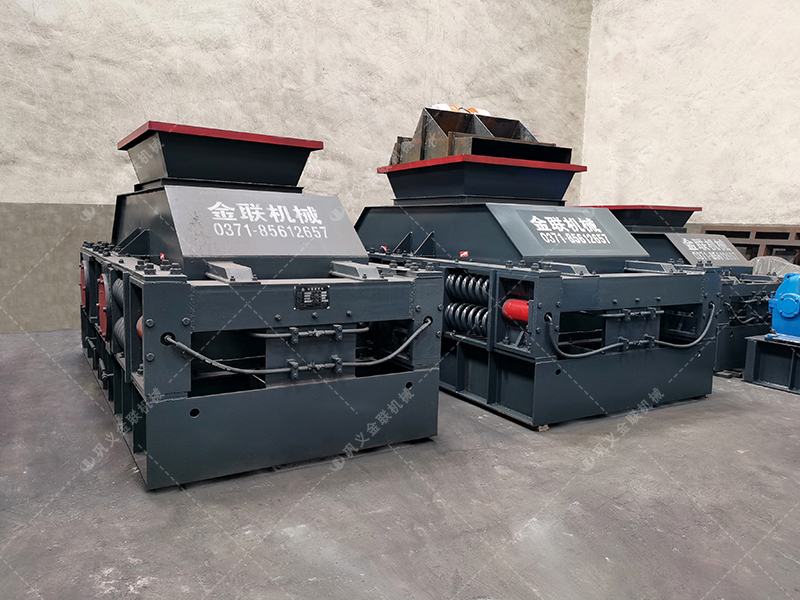 2PG1000X700對輥破碎機(jī)發(fā)貨圖片_發(fā)往湖北恩施_鵝卵石制砂