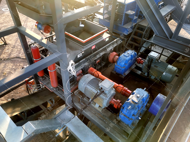 對(duì)輥破碎機(jī)的出料粒度能穩(wěn)定控制在 5mm 以下嗎?調(diào)節(jié)秘籍在此! 對(duì)輥破碎機(jī)的出料粒度能穩(wěn)定控制在 5mm 以下嗎?調(diào)節(jié)秘籍在此!