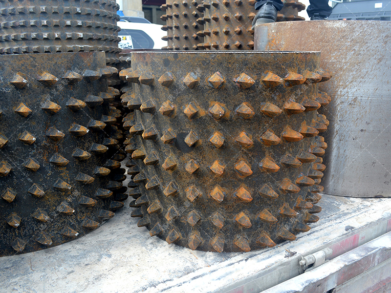 看雙齒輥破碎機(jī)如何將原料 “變廢為寶”,鑄就高利潤(rùn)顆粒塊 看雙齒輥破碎機(jī)如何將原料 “變廢為寶”,鑄就高利潤(rùn)顆粒塊